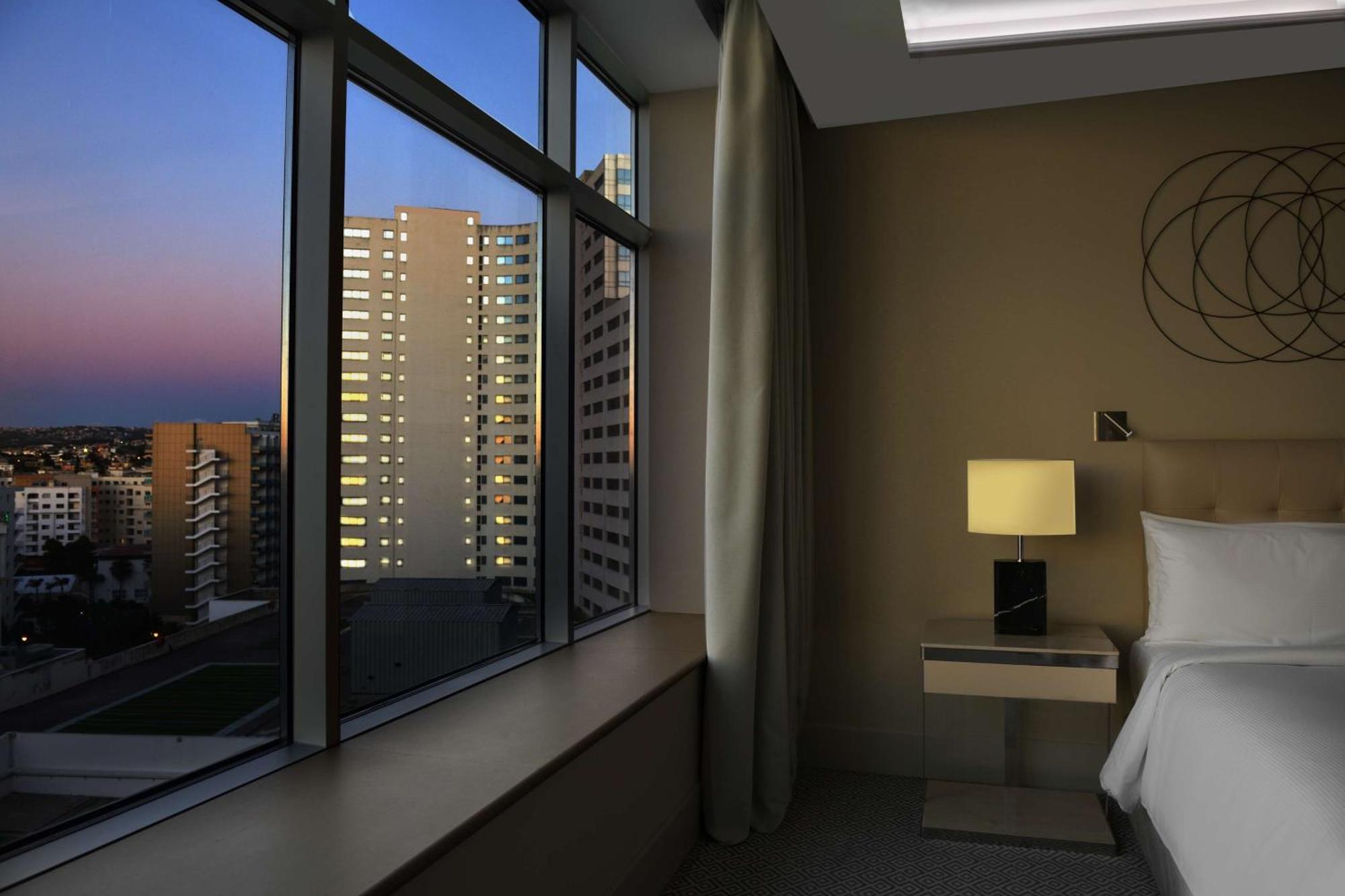 Hilton Tanger City Center Esterno foto A guest room at the hotel