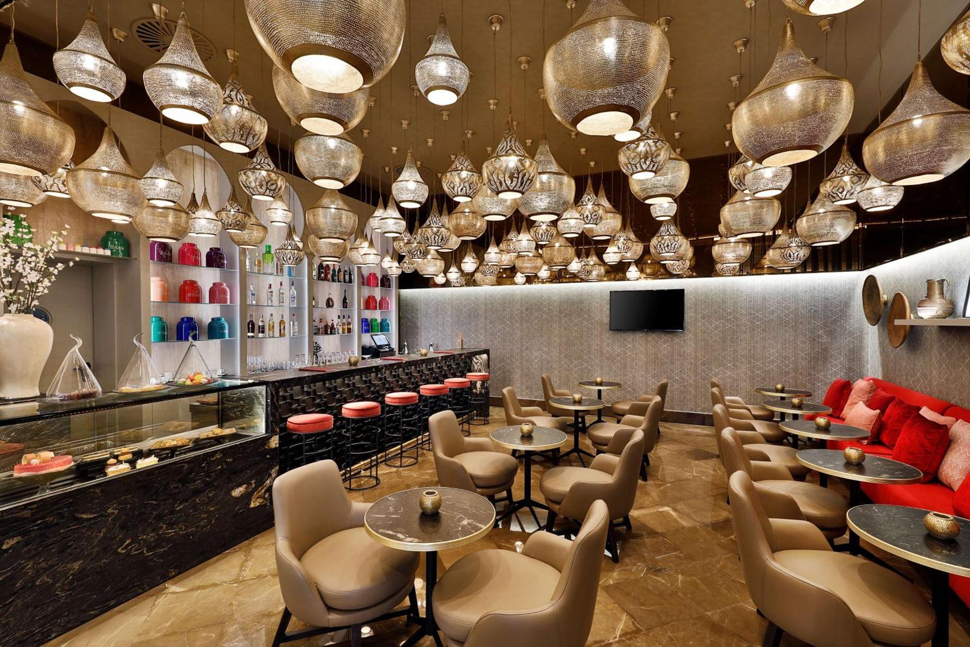 Hilton Tanger City Center Esterno foto The interior of the lounge